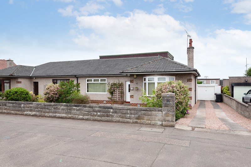 45 Charleston Drive, Dundee, DD2 2HE